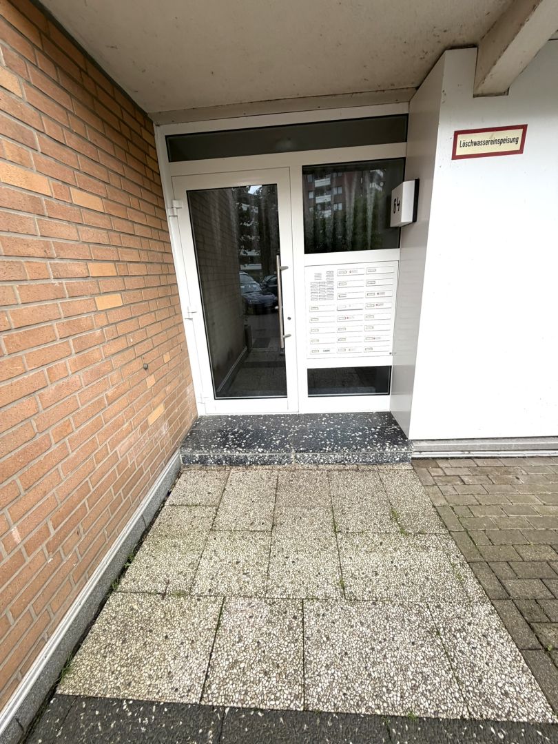 Ansicht 4 von: Großzügige 4-Zimmer-Eigentumswohnung mit Balkon und Stellplatz – auch als zwei Wohneinheiten nutzbar